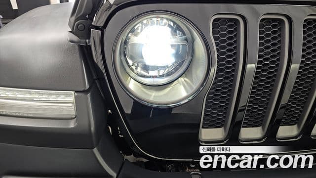 Jeep Wrangler 2020 — Photo 22/32