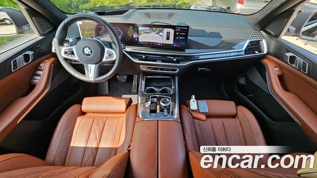 BMW X7 2025 — Photo 10/31