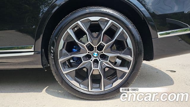 BMW X7 2025 — Photo 15/31