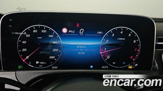 Mercedes-Benz E-Class 2025 — ფოტო 8/20