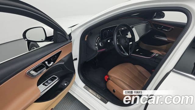 Mercedes-Benz E-Class 2025 — ფოტო 10/20
