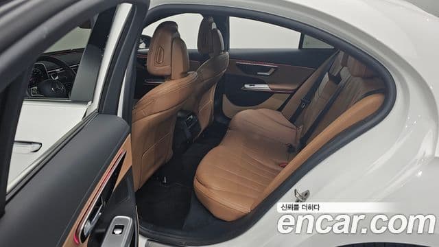 Mercedes-Benz E-Class 2025 — ფოტო 11/20