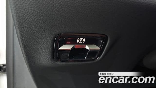 Mercedes-Benz E-Class 2025 — Photo 24/30