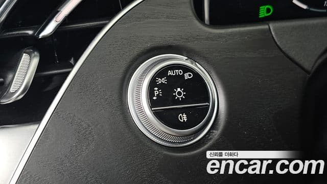 Mercedes-Benz E-Class 2025 — Photo 14/30