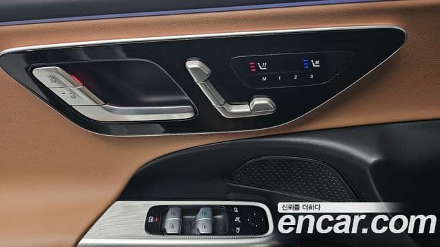Mercedes-Benz E-Class 2025 — Photo 3/30