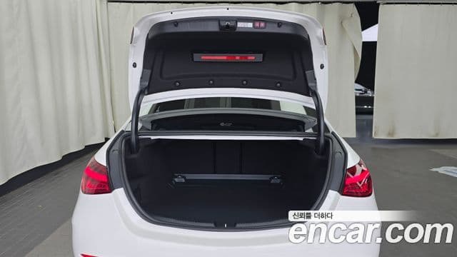 Mercedes-Benz C-Class 2026 — Şəkil 17/20