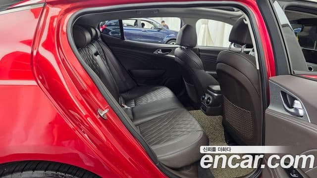 Kia Stinger 2020 — Şəkil 12/20