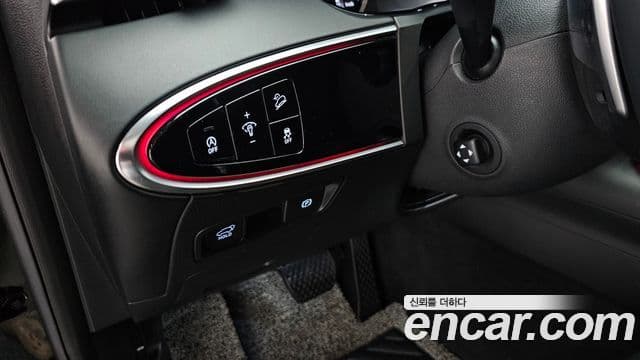Genesis GV70 2021 — ფოტო 18/20