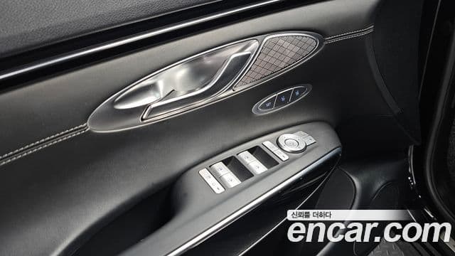 Genesis GV70 2021 — ფოტო 20/20