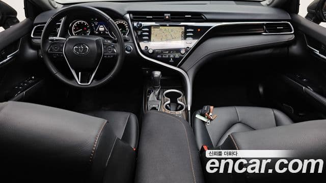 Toyota Camry 2018 — Şəkil 7/20