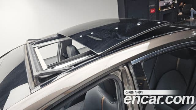 Toyota Camry 2018 — Şəkil 15/20