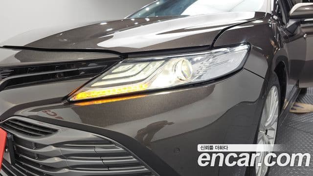 Toyota Camry 2018 — Photo 32/35