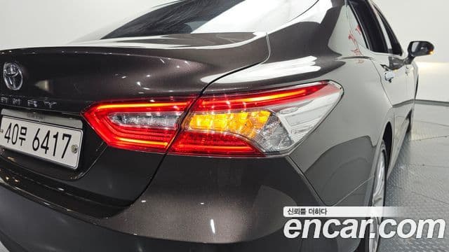 Toyota Camry 2018 — Photo 27/35