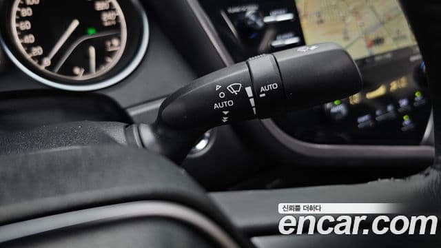 Toyota Camry 2018 — Photo 20/35