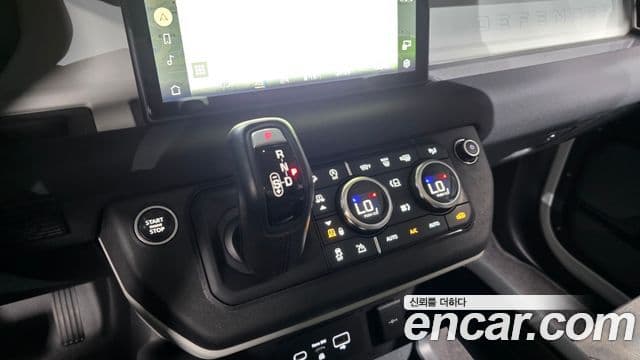 Land Rover Defender 2020 — ფოტო 15/20