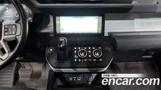 Land Rover Defender 2020 — ფოტო 18/20