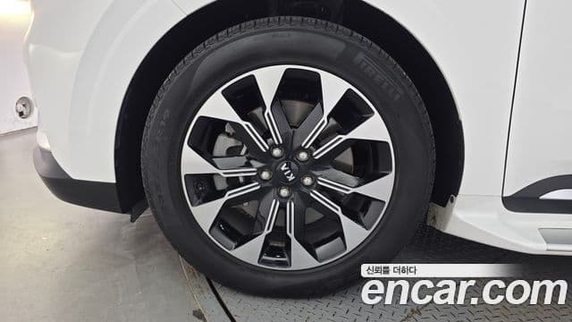 Kia Carnival 2021 — ფოტო 5/20