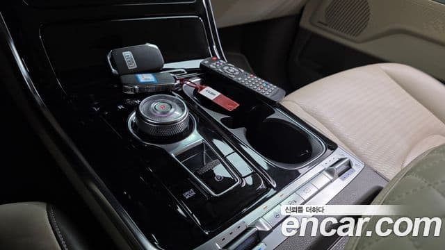 Kia Carnival 2021 — ფოტო 9/20