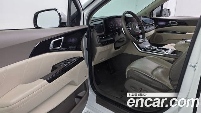 Kia Carnival 2021 — ფოტო 10/20