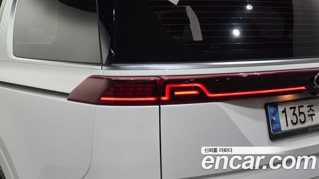 Kia Carnival 2021 — ფოტო 24/33