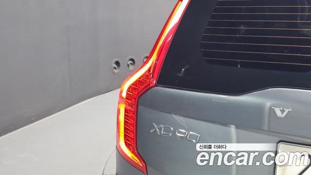 Volvo XC90 2019 — Photo 20/35