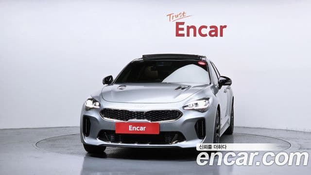 Kia Stinger 2023 — ფოტო 3/20