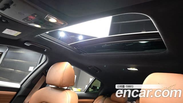 Kia Stinger 2023 — ფოტო 19/20