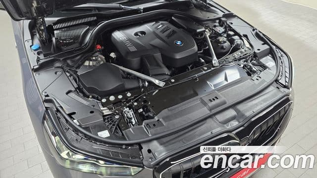 BMW 5 Series 2025 — ფოტო 6/20