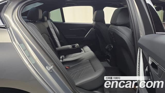 BMW 5 Series 2025 — ფოტო 11/20