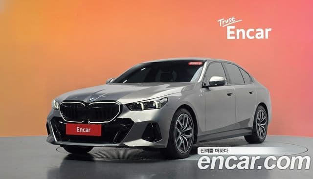 BMW 5 Series 2025 — ფოტო 1/20