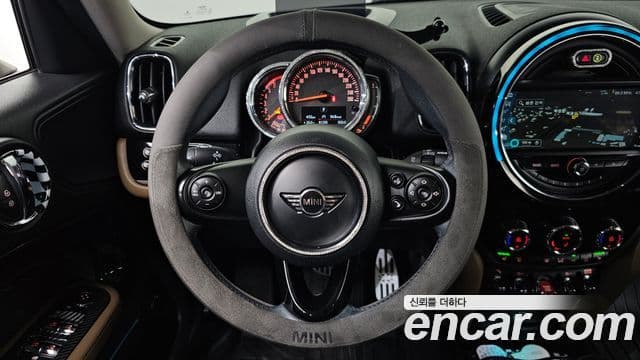 Mini Cooper D Countryman 2019 — ფოტო 14/20