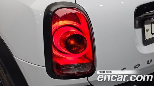 Mini Cooper D Countryman 2019 — Photo 7/30