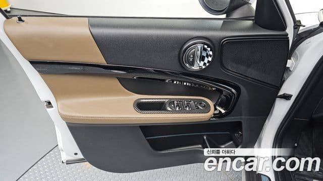 Mini Cooper D Countryman 2019 — Photo 15/30