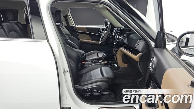 Mini Cooper D Countryman 2019 — Photo 22/30
