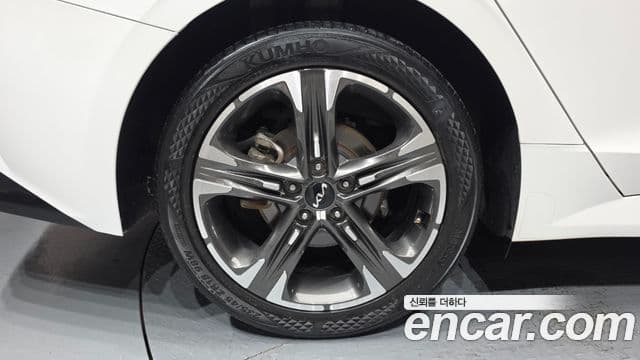 Kia K5 2022 — ფოტო 5/20