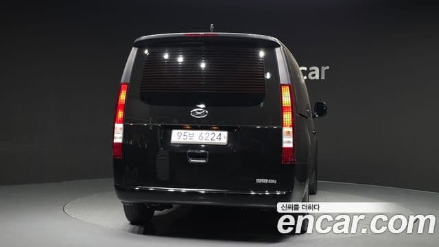 Hyundai Staria 2021 — ფოტო 4/20