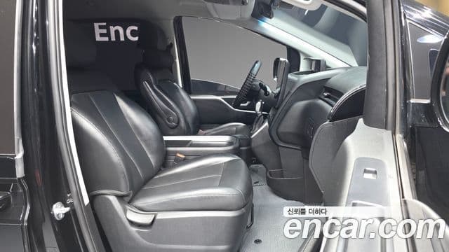 Hyundai Staria 2021 — ფოტო 11/20