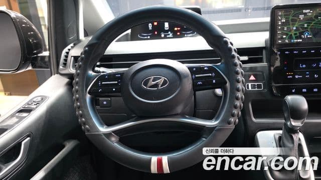 Hyundai Staria 2021 — ფოტო 13/20