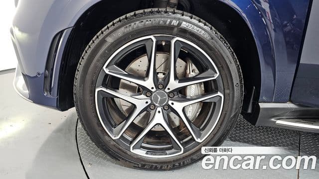 Mercedes-Benz GLE-Class 2021 — ფოტო 5/20