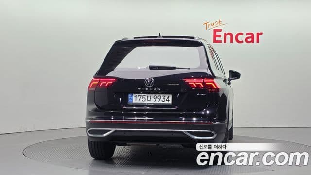 Volkswagen Tiguan 2022 — ფოტო 4/20