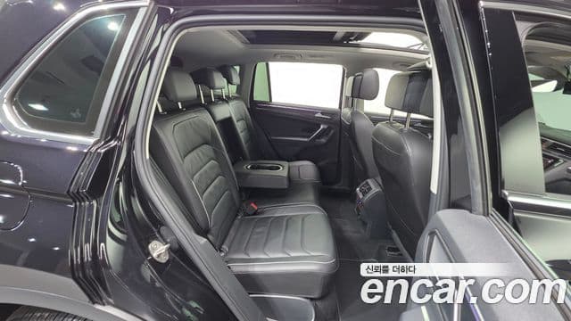 Volkswagen Tiguan 2022 — фото 17 из 20