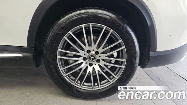 Mercedes-Benz GLC-Class 2024 — Photo 1/37