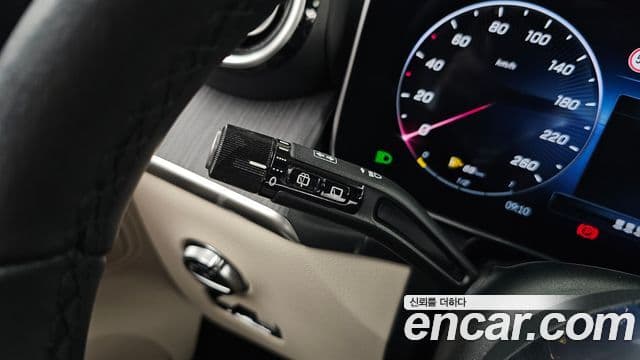 Mercedes-Benz GLC-Class 2024 — Photo 30/37