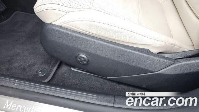 Mercedes-Benz GLC-Class 2024 — Photo 23/37