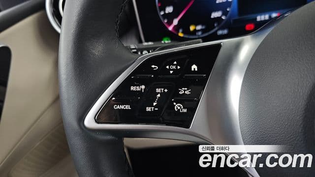 Mercedes-Benz GLC-Class 2024 — Photo 25/37