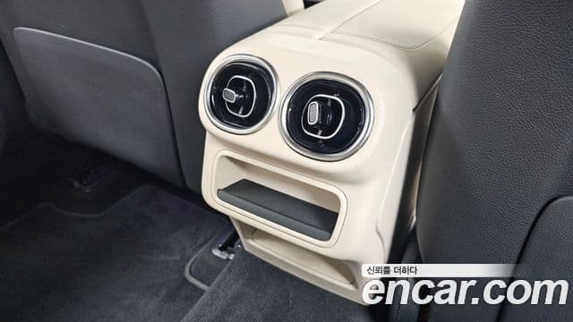 Mercedes-Benz GLC-Class 2024 — Photo 15/37