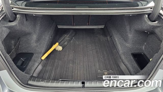 BMW 5 Series 2018 — Şəkil 16/20