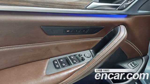 BMW 5 Series 2018 — Şəkil 17/20