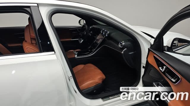 Mercedes-Benz C-Class 2023 — ფოტო 11/20