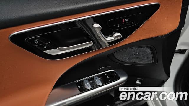 Mercedes-Benz C-Class 2023 — ფოტო 18/20